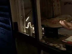 Tytöt tehdä, kun he ajattelevat kukaan etsii 3