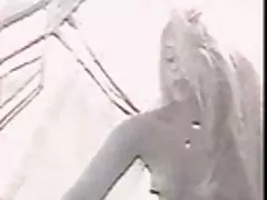 Real tirkistelijä - Pukuhuone - aika blondi, yrittää bikinit