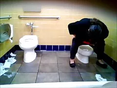 BBW nainen leijuu taapero-WC