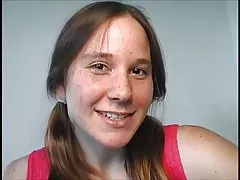 Upea karvainen teini saa hänen kermainen pillua perseestä